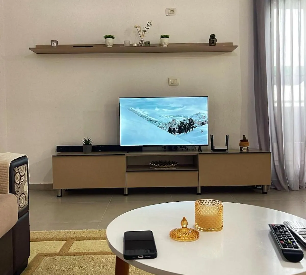 Liqeni Stay Near Zoo & Lake Τίρανα 0*,  Αλβανία